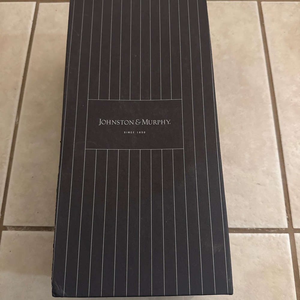 Johnston & Murphy Two-Tone Dress Shoe Box